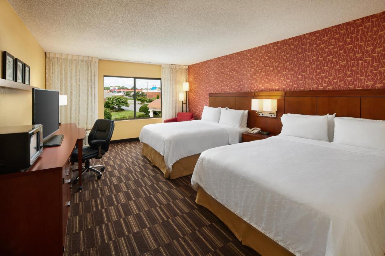 Holiday Inn Express Tifton By Ihg Exterior photo