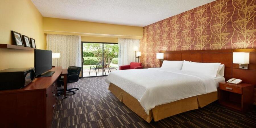 Holiday Inn Express Tifton By Ihg Exterior photo