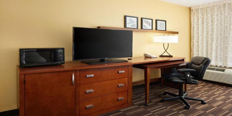 Holiday Inn Express Tifton By Ihg Exterior photo