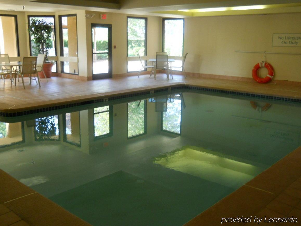 Holiday Inn Express Tifton By Ihg Facilities photo