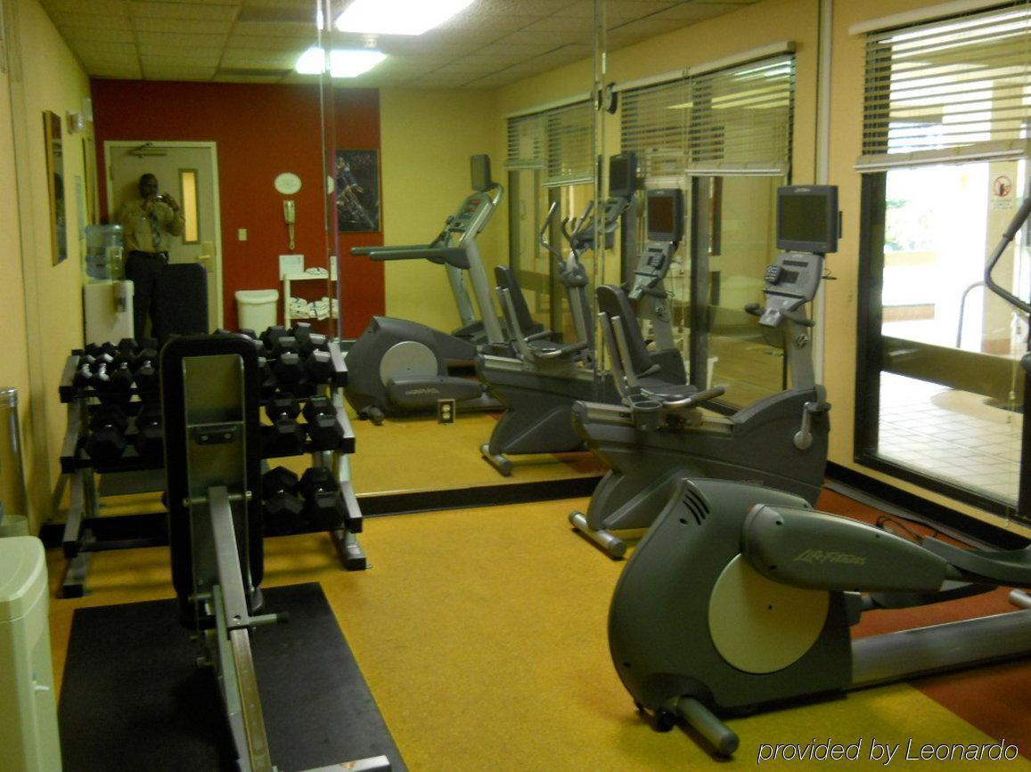 Holiday Inn Express Tifton By Ihg Facilities photo