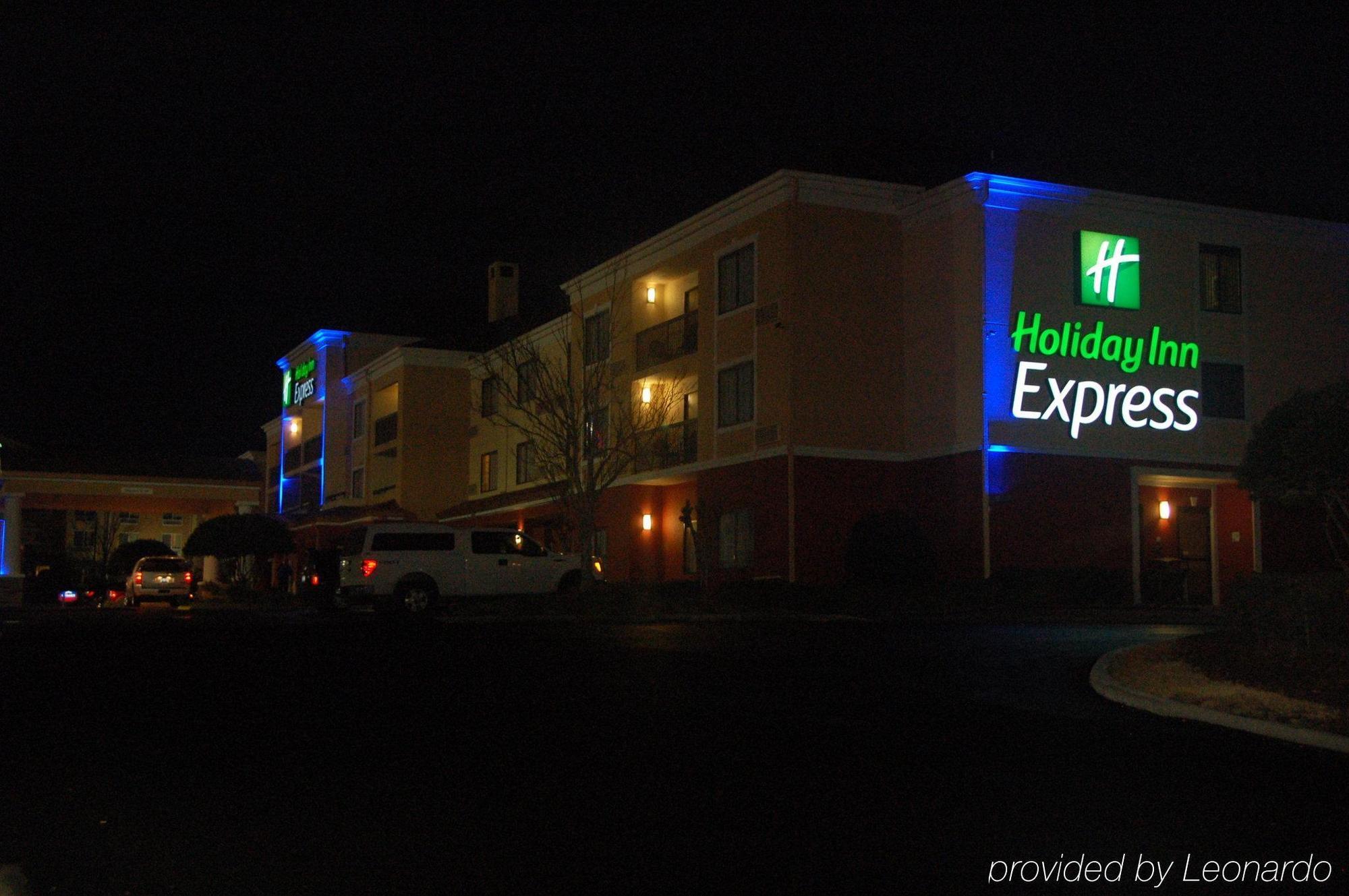 Holiday Inn Express Tifton By Ihg Exterior photo