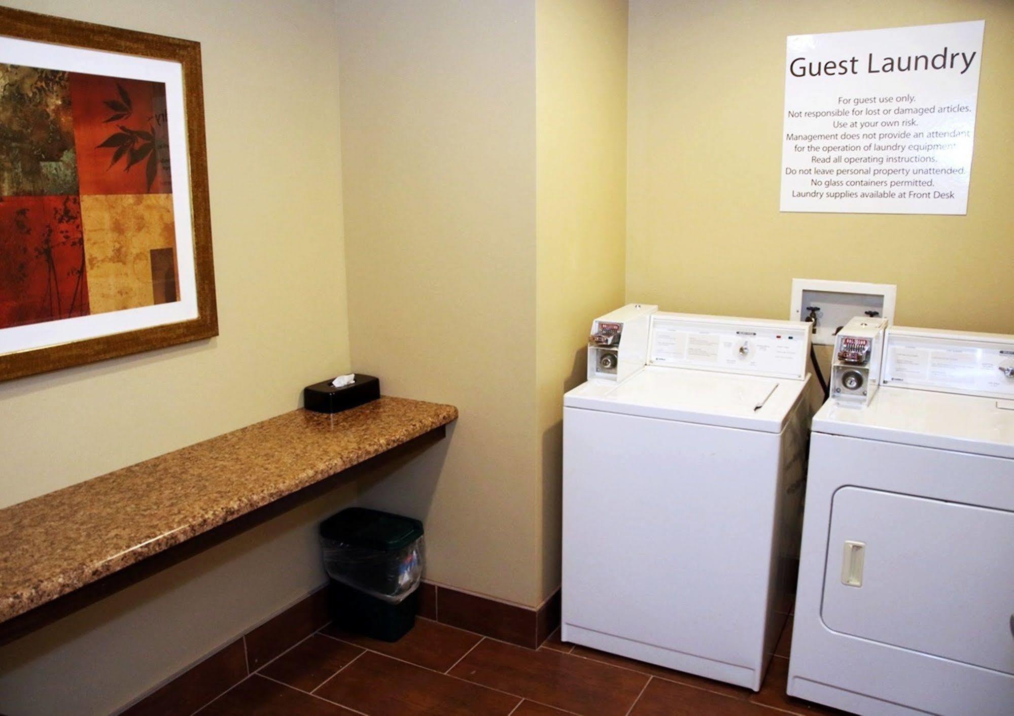 Holiday Inn Express Tifton By Ihg Exterior photo